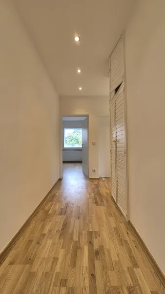 Erstbezug nach Kernsanierung-Modernisierte 2-Zi-Woh. in Zehlendorf — photo 1
